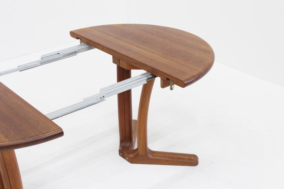 Image 1 of Vintage Dyrlund Deense ronde uitschuifbare eettafel massief teak 