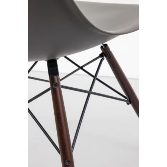 Image 1 of 6 x Vitra DSW