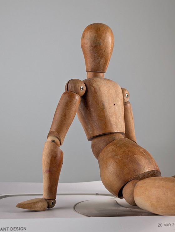 Image 1 of Figurine articulée en bois d'artiste, style milieu du XXe siècle
