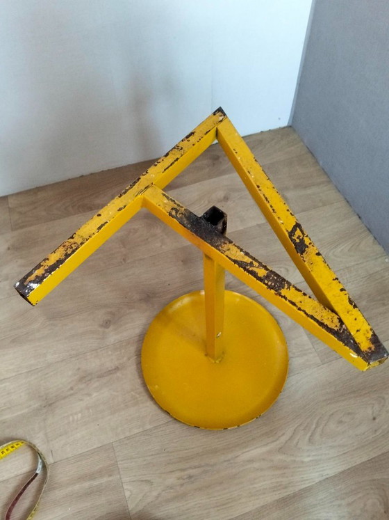 Sgabello vintage in metallo, Sgabelli, Giallo (foto 5 di 5)