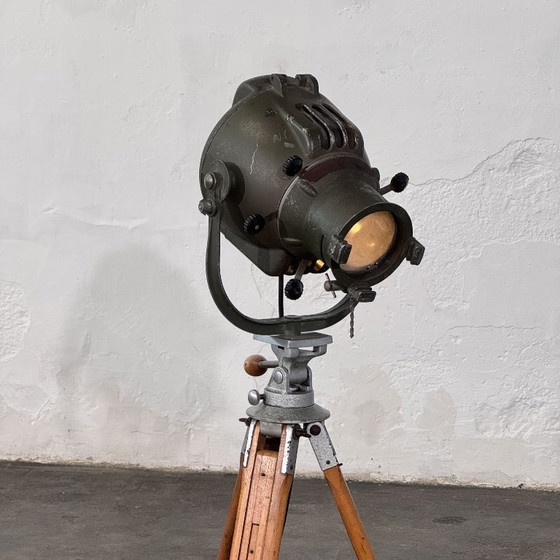 Strand Electric Theatre Spotlight on Adjustable Wooden Tripod, Mid-20th Century, Floor lights, Aluminium (photo 12 of 14)
