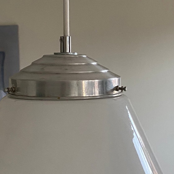 Image 1 of Grote Art Deco hanglamp van Philips in wit opaalglas.