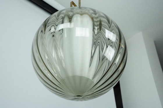 Image 1 of Mid-Century Murano gerookte glazen kroonluchter met opaline diffuser, Italië jaren 50
