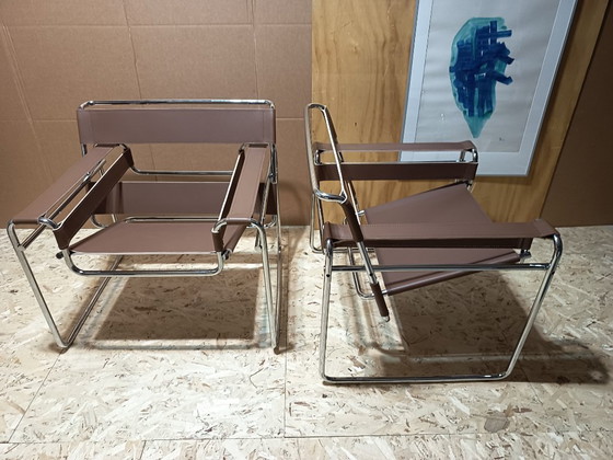 Image 1 of Poltrone Knoll Wassily B3 2 nuove/usate in pelle color noce di Marcel Breuer € 4.400