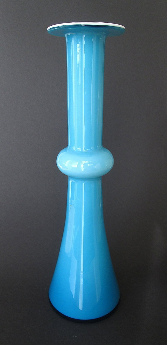 Image 1 of Bleu turquoise/blanc opalin 31,5 cm Vase danois Carnaby design 1968 par Christer Holmgren pour Holmegaard