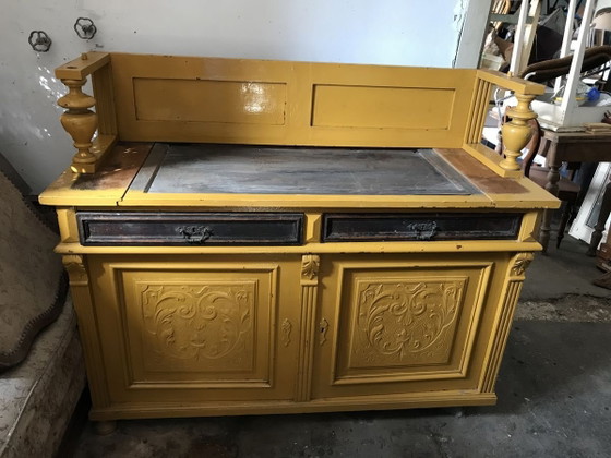 Armoire ancienne de style allemand peinte en ocre – Vaisseliers (photo 3 of 9)