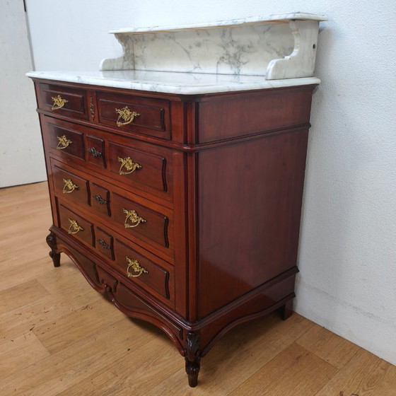 Image 1 of Commode ancienne de salle de bain avec plateau en marbre
