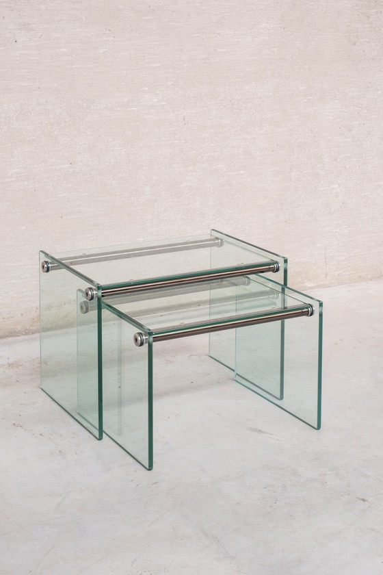 Image 1 of Tables gigognes en verre des années 1970