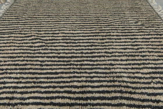 Image 1 of Marokkaans tapijt met strepenpatroon, 2,4 x 1,6 m