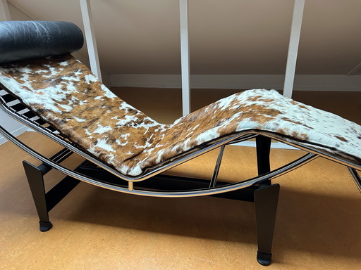 Cassina LeCorbusier LC4 con 2 pieles diferentes