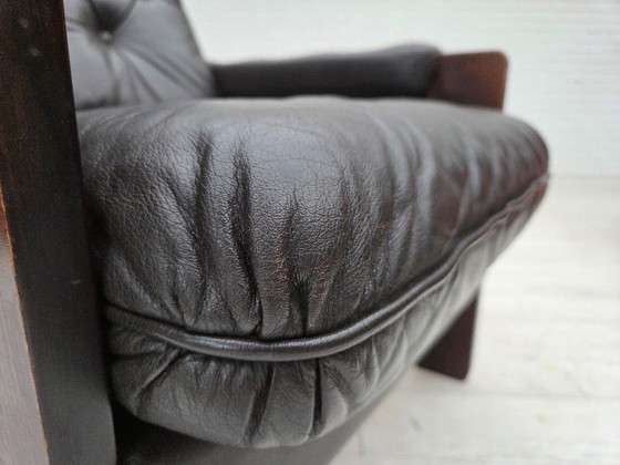 Image 1 of Deense fauteuil uit de jaren 70, bruin meubelleer, eikenhout.