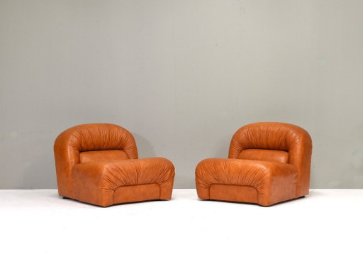 Zwei Lounge-Sessel von Rossi di Albizzate aus cognacfarbenem Leder, Italien – 1970er Jahre – fauteuils (photo 2 of 15)