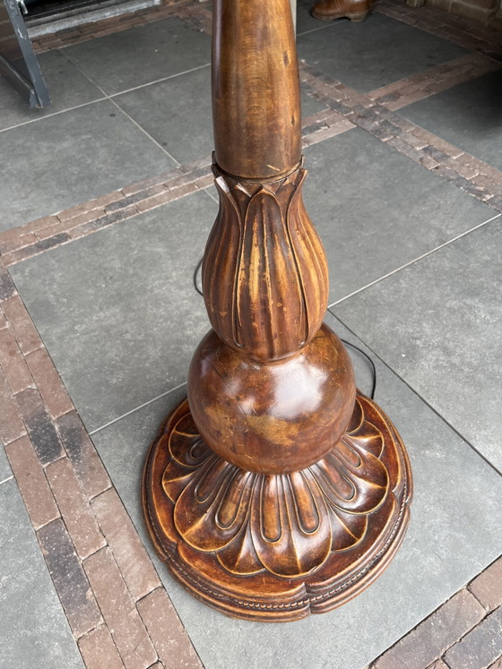 Image 1 of Lampadaire en bois massif (style : Louis XIII/Néo-baroque)
