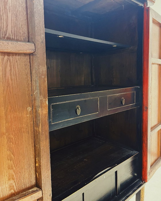 Image 1 of Vintage Chinese kast rood