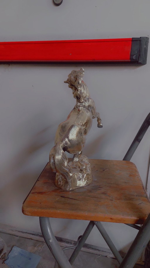 Estatua de semental