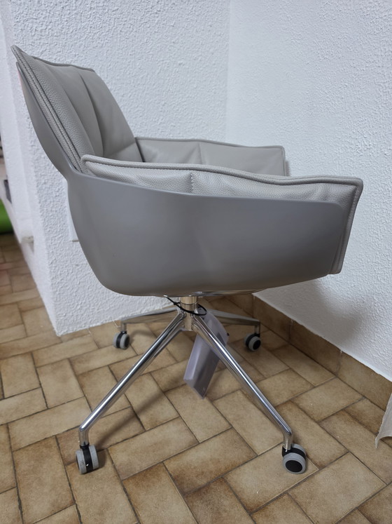 Image 1 of NEUF - " Juste déballé " Fauteuil Husk B&B Italia (Maxalto) - Cuir Gris