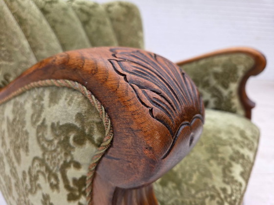 Image 1 of 1960er Jahre, Dänischer Sessel, grüner Möbelvelours, massives Eichenholz.