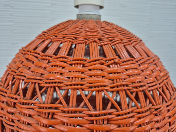 Image 1 of Poolse vintage oranje rieten lamp. Hanglamp rotan. 