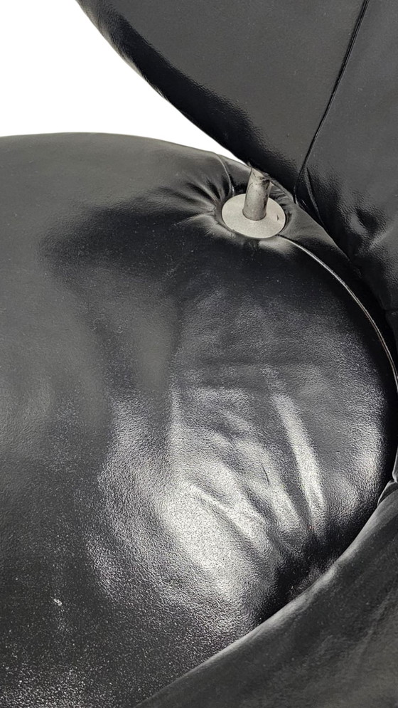 Image 1 of Yin&Yang - Chaises longues italiennes sculpturales en cuir et chrome