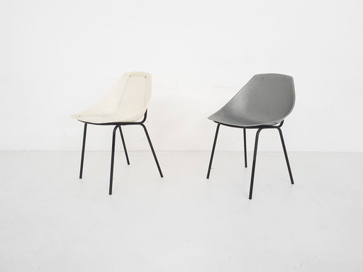 Ensemble de 2 chaises de salle à manger 'shell' de Pierre Guariche pour Meurop, France 1950's