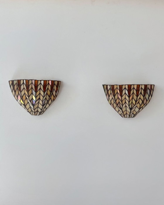 Paar vintage "glas-in-lood" koperen en glazen Wandlampen, Frankrijk 1970 (photo 5 of 8)