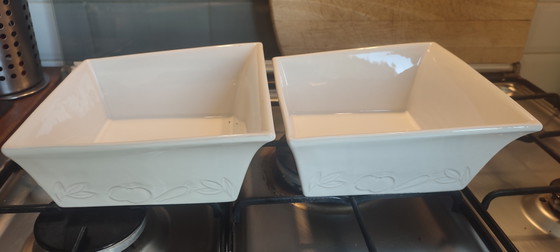 Juego de dos fuentes cuadradas asimétricas para gratinar, numeradas por BCI, fabricadas en Francia. (photo 14 of 15)