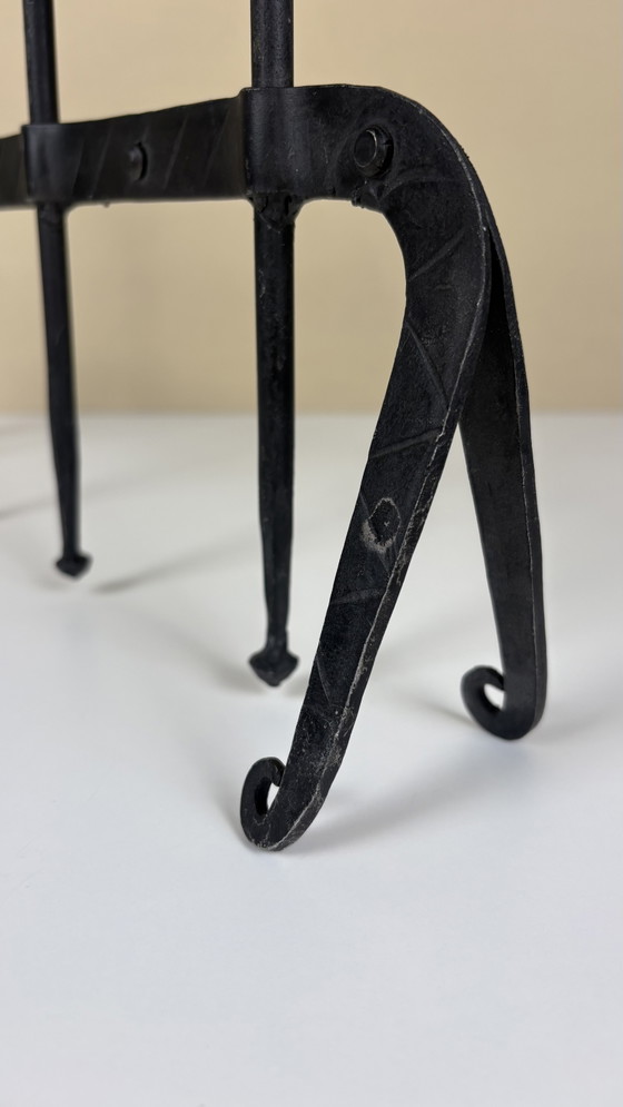 Vintage Grote Zwart Metalen Brutalist Gehamerde Tafel Kandelaar Voor 4 Diner Kaarsen – Kandelaars en kaarsen (photo 9 of 12)