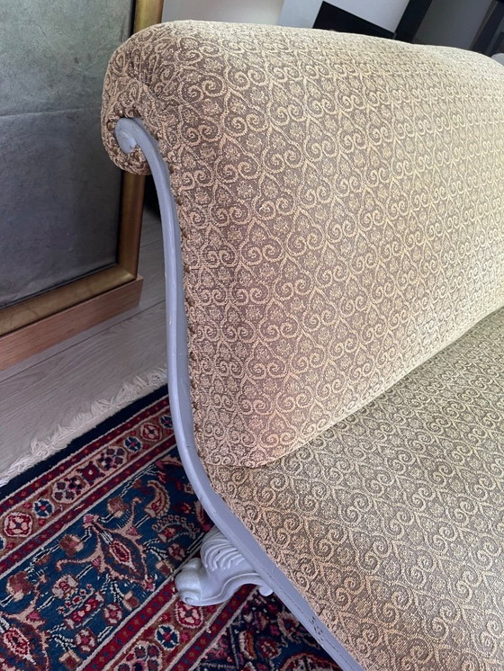 Image 1 of Authentieke 19e-eeuwse Louis-Philippe chaise longue (ca. 1840) met handgesneden acanthuspoten, professioneel herstoffeerd