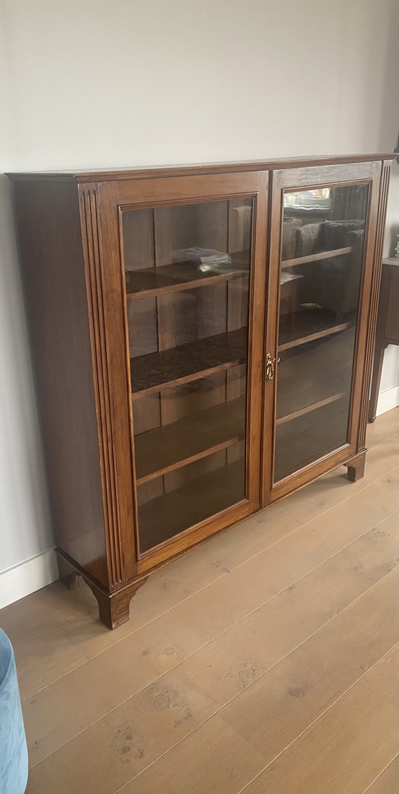 Vitrine – Glass, Wood (photo 4 of 5)