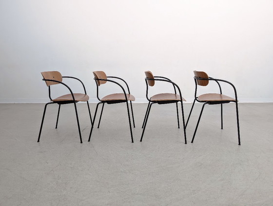 Image 1 of Set van 4 & Tradition Pavilion AV2 stoelen Frost Product fauteuil