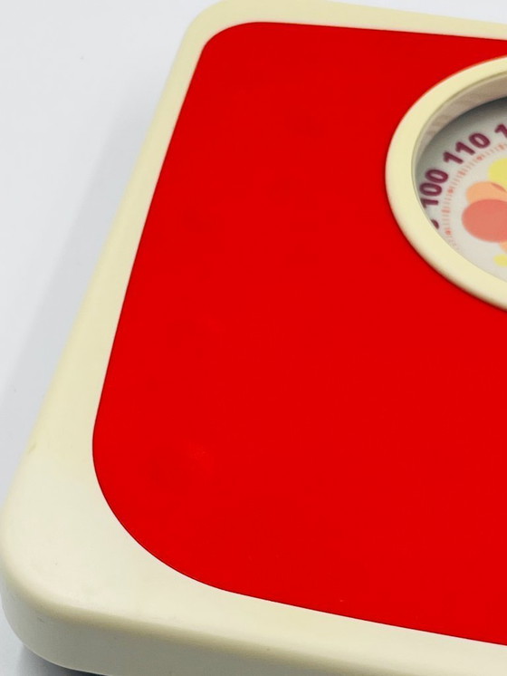 Image 1 of Vintage Soehnle red bathroom scale from the 1970s