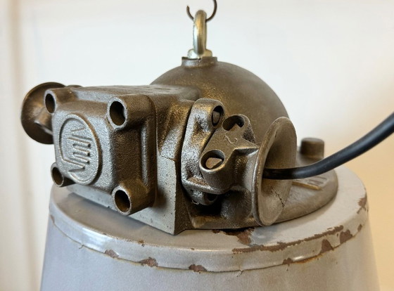 Image 1 of Grande lampada a sospensione industriale in ghisa e smalto grigio, anni '60