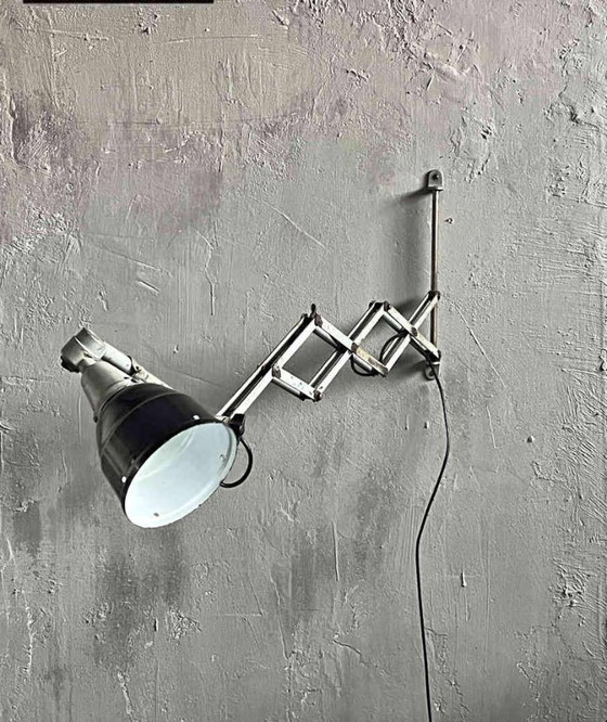 Elegante lampada a forbice vintage di Midgard – Applique, Metal (photo 8 of 9)