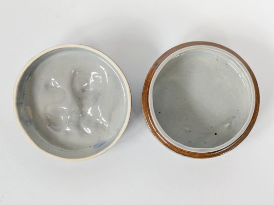 Image 1 of Keramische doos met deksel in Tonala-stijl uit de jaren 70: speels, gesigneerd aardewerk in volkskunststijl.