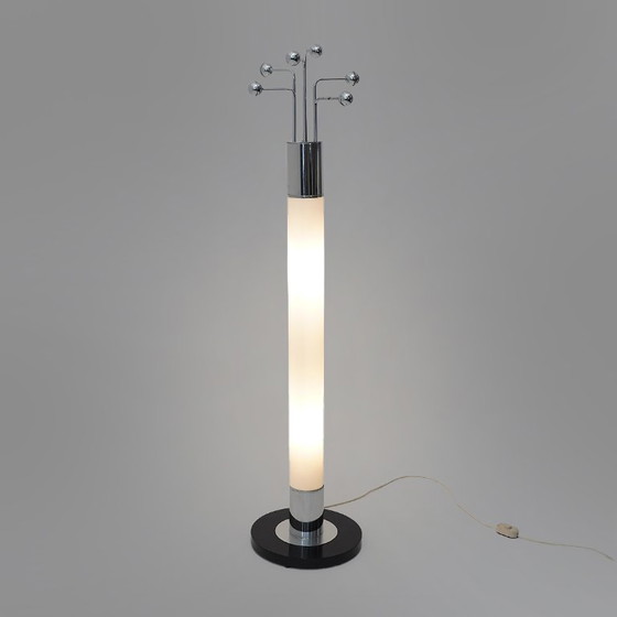 Image 1 of Lámpara perchero en metal cromado, años 70