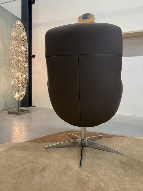 Image 1 of Poltrona girevole Gealux Coral in pelle color tortora