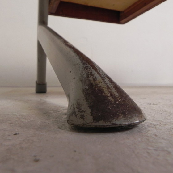 Escritorio industrial con 2 cajoneras, década de 1960. – Wood, Iron (photo 21 of 32)