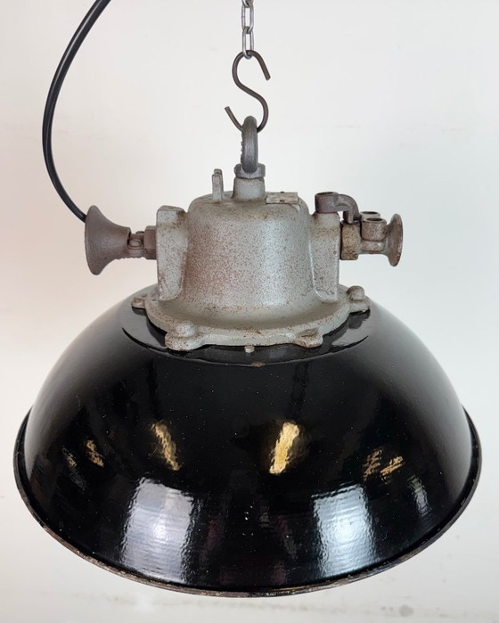 Image 1 of Industriële kooilamp van zwart emaille en gietijzer, jaren 60