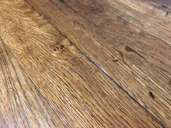 Image 1 of Brutalist eiken salontafel rond driepoot vintage 