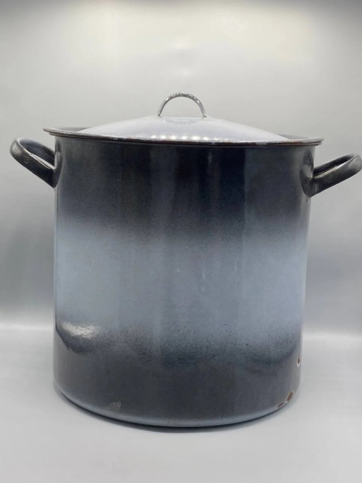 Large enameled slate gray stockpot – Domed lid – Copper rim – Approx. 20 liters – decoratieve objecten, Industrieel