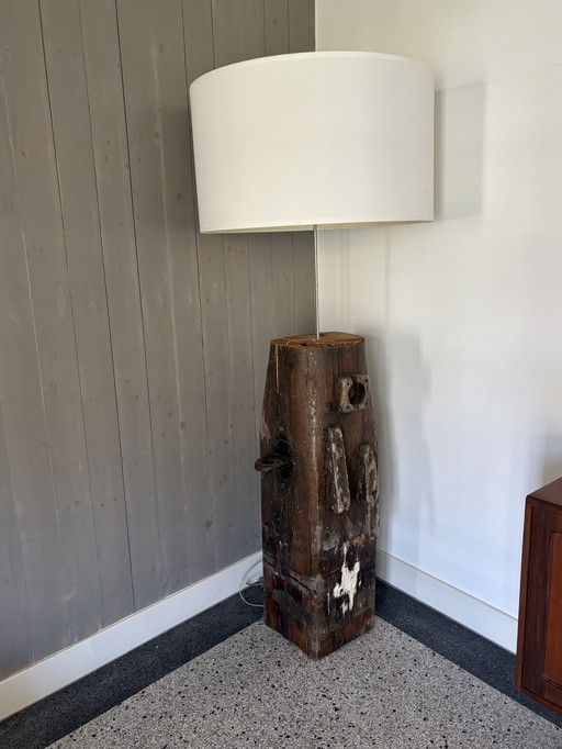 Lampe d'un mât de navire