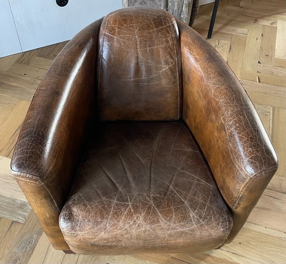 Image 1 of Paar Franse leren pilootstoelen — Art Deco stijl  Iconische kuipstoelen met prachtige patina, jaren '70–'90