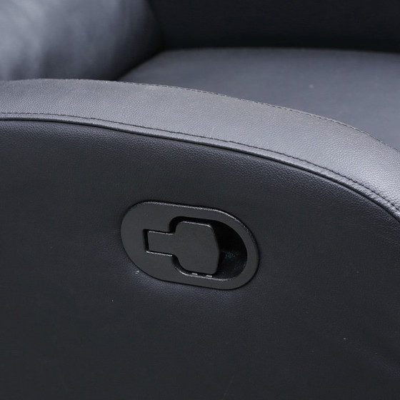 Image 1 of MIO — Coppia di poltrone reclinabili (probabilmente “Alfred”) — Poggiapiedi con leva laterale