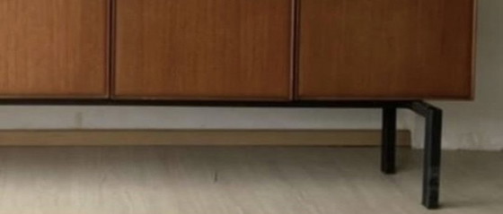 Image 1 of Enfilade scandinave vintage à pieds métalliques