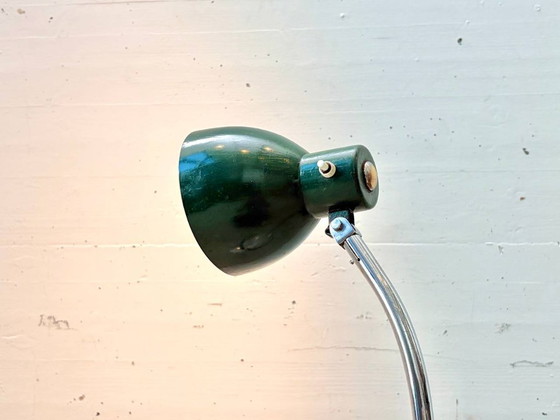 Image 1 of Grüne Tischleuchte aus Metall und Chrom, 1960er Jahre