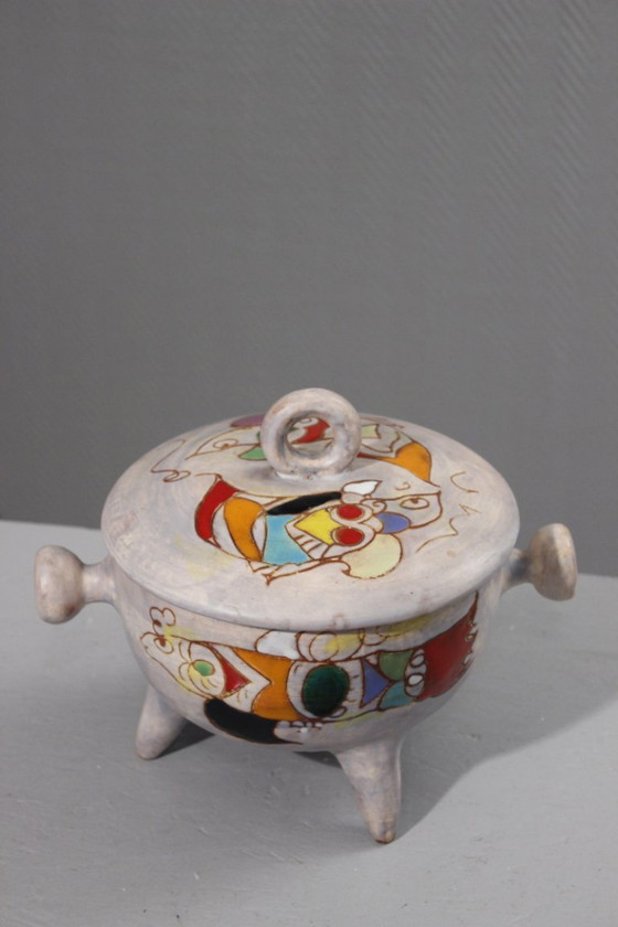 Image 1 of Marie Christine Treinen a Cerenne Vallauris - Grande vaso treppiede coperto, anni '50