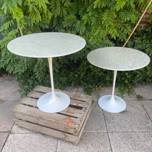 Tulip bijzettafels marmer ( model Florence Knoll )