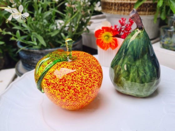 Image 1 of Manzana de vidrio macizo soplado a mano Johansfors ‘Astrakan’, diseño exclusivo de Luigi Barbaro.