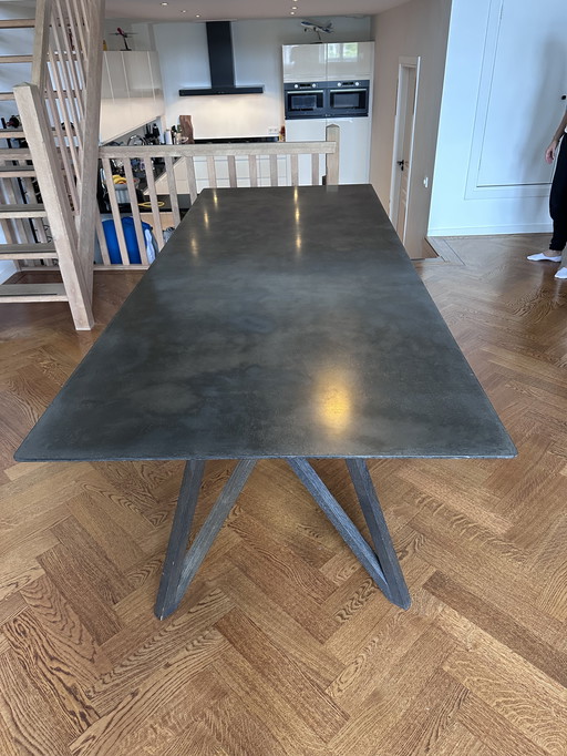 Spider Dining Table