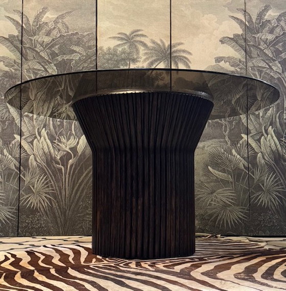 Image 1 of BRIGHTON EETHOEK …. 4 EETKAMERSTOELEN MODEL PAVILION EN TAFELPOOT MET ROOKGLAZEN BLAD CRESPI STYLE